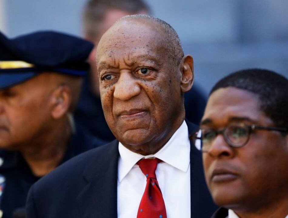Junta recomienda clasificar a Bill Cosby predador sexual violento