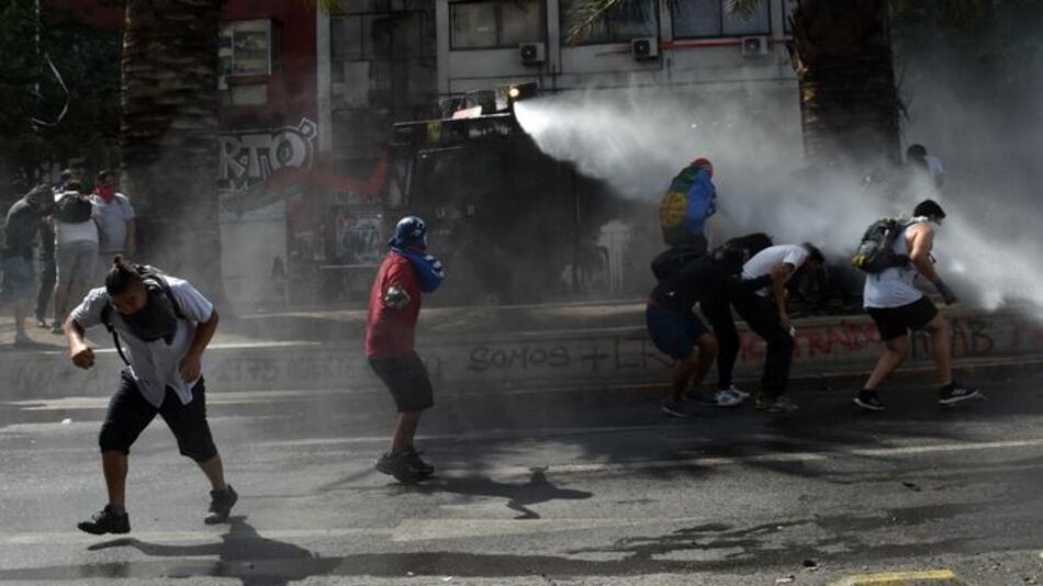 Chile: huelga general mide fuerza con Sebastián Piñera