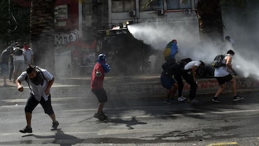 Chile: huelga general mide fuerza con Sebastián Piñera
