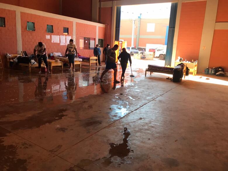 La barrera de la desidia contra los migrantes que buscan volver a su país