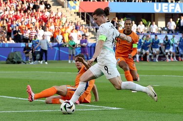 Austria dinamita la Eurocopa y se mete como primera de su grupo