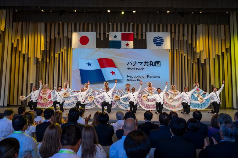 Panamá pone en relieve sus raíces indígenas en su Día Nacional en la Expo de Osaka