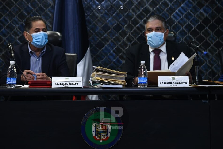 La Asamblea remitirá al Ministerio Público 13 denuncias contra Varela y De Saint Malo de Alvarado