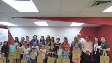 Franquicias Panameñas entrega becas a 30 colaboradores