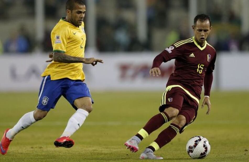 Dani Alves le recomendó a Neymar que esté tranquilo y aprenda de sus errores