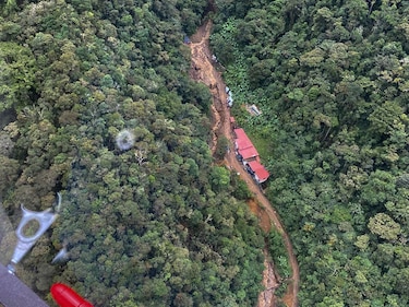 Al menos 10 muertos por una avalancha que arrasó un campamento minero en Colombia
