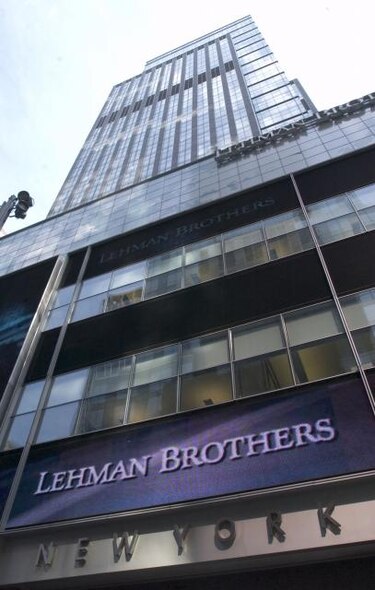 Lehman Brothers sale de la bancarrota y pagará a sus acreedores