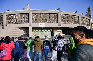 México revive culto a la Virgen de Guadalupe desafiando el riesgo de un repunte de Covid-19