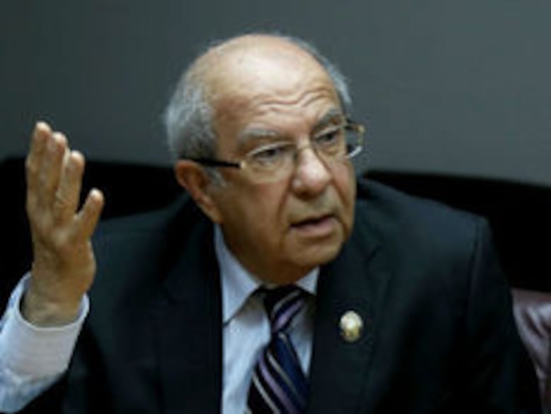 García de Paredes dictará clases hasta fin de año en la Universidad de Panamá