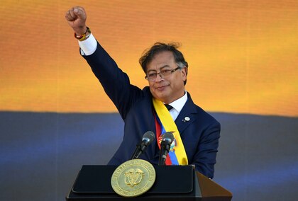 Nuevo gobierno de Colombia propone ley para que los ricos paguen más impuestos