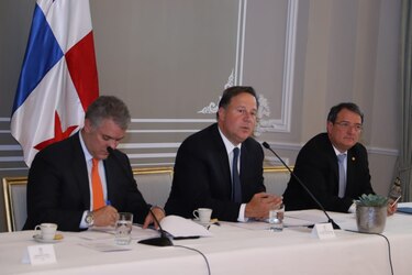 Varela sostiene encuentro con empresarios en Colombia