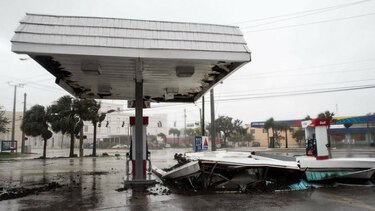 El huracán Matthew deja 400 muertos en Haití, golpea Florida