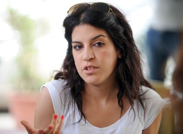 Muere la bloguera Lina Ben Mhenni, figura de la revolución de Túnez