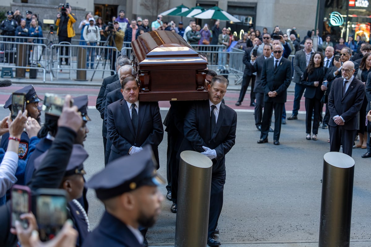 Icono de la salsa Willie Colón es despedido en una misa en Nueva York