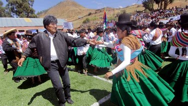 Decisión de Tribunal Constitucional de Bolivia favorece reelección de Morales