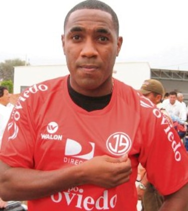 Futbolista Luis Tejada recibe disculpas