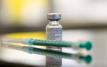 BioNTech dice que su vacuna anticovid no requiere modificaciones por nuevas variantes