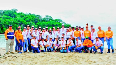 Panama Clean Services realiza limpieza de playas