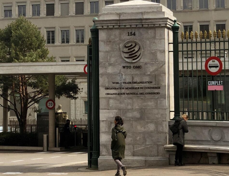 China condena los aranceles y presenta una demanda contra Estados Unidos ante la OMC 