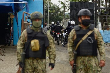 Estallan nuevos enfrentamientos en cárcel de Ecuador golpeada por masacres