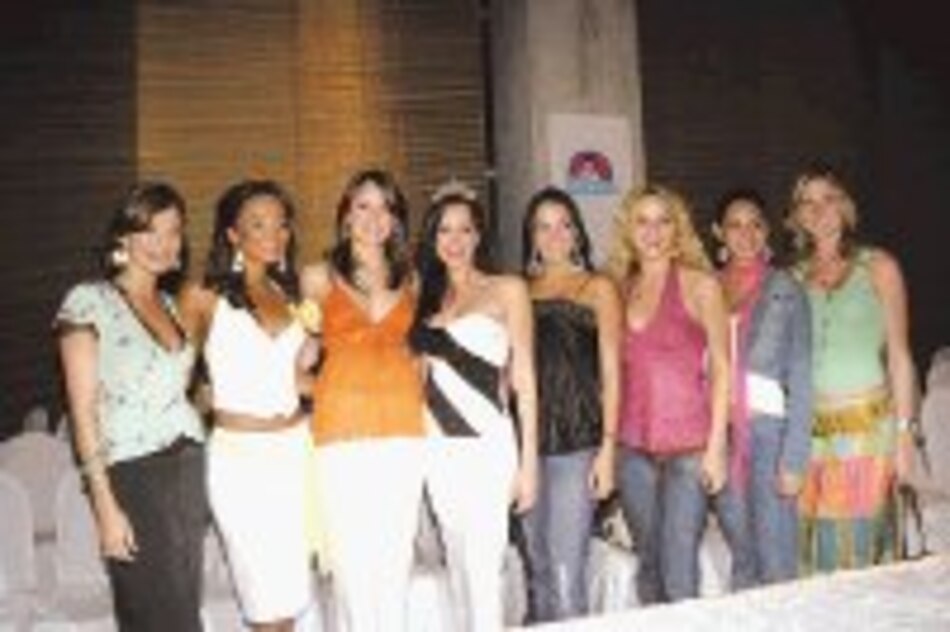 Dos reinas, 15 candidatas