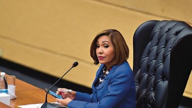 Ábrego incumple su promesa de publicar los contratos de trabajo