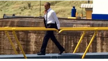 Obama realiza rápida visita a las esclusas de Miraflores