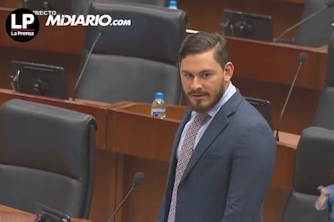 Juan Diego Vásquez presenta demanda contra un traslado de la Asamblea, a favor de la Descentralización