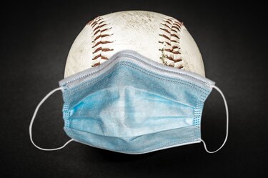 Peloteros podrán estar sin mascarilla dentro del campo de juego; su uso será obligatorio en dugout, buses y hoteles