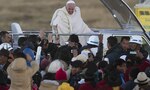 El papa destaca belleza de Bolivia y sus esfuerzos para integrar a minorías
