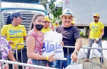 Caos en entrega de jamones en Las Garzas; diputado Cedeño aseguró que ‘el apoyo no alcanza para todos’