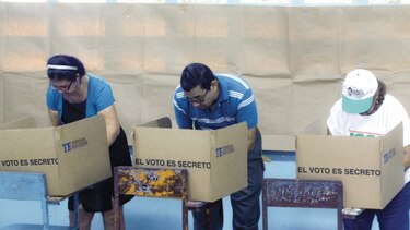 Altos topes de campaña oxigenan a la narcopolítica