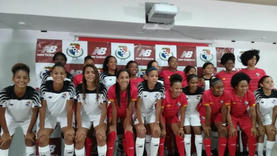 Presentan la nueva camiseta de la selección de fútbol de Panamá