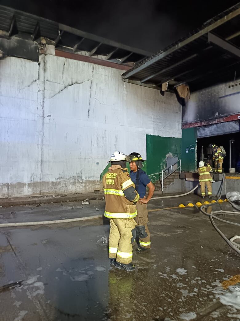 Desafíos en personal, uniformes y seguros afectan a los bomberos