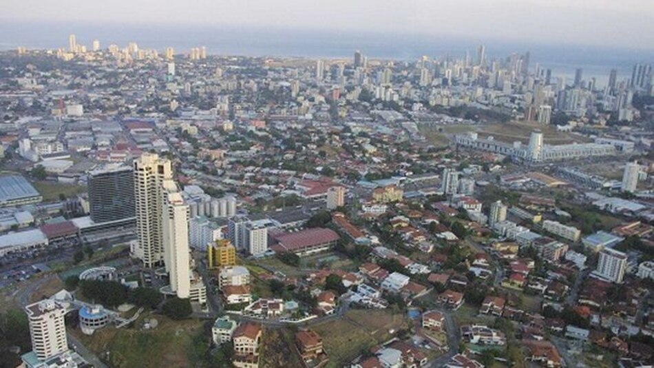 Panamá cumple compromisos para permanecer afuera de lista negra de la Unión Europea