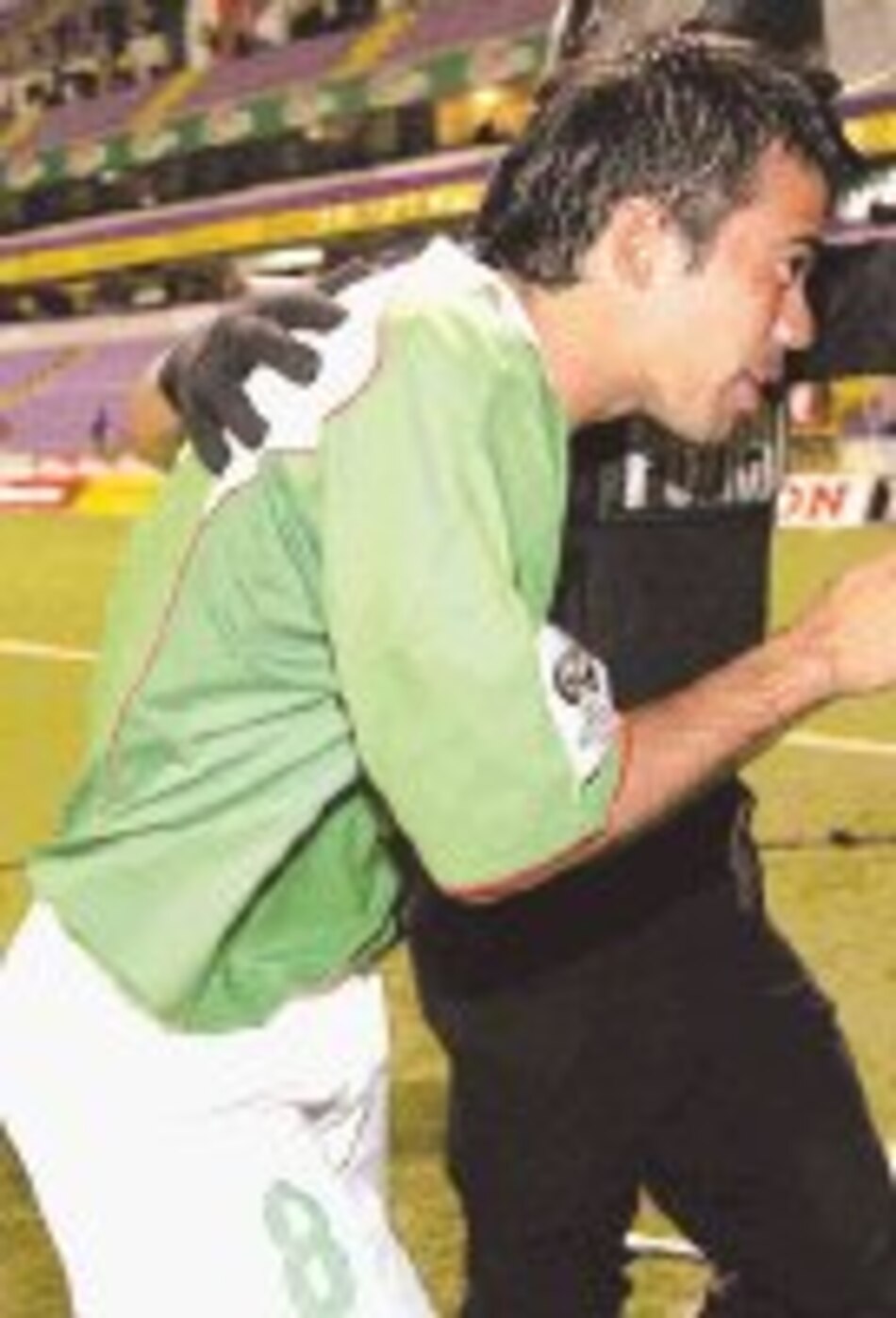 ‘El tri’ azteca entrena en medio de polémica