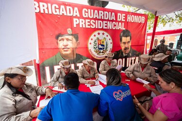 Machado dice que el chavismo se quedó solo en jornadas de alistamientos para la milicia
