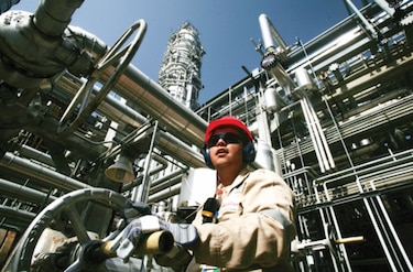 Gobierno venezolano intenta revivir campos petroleros