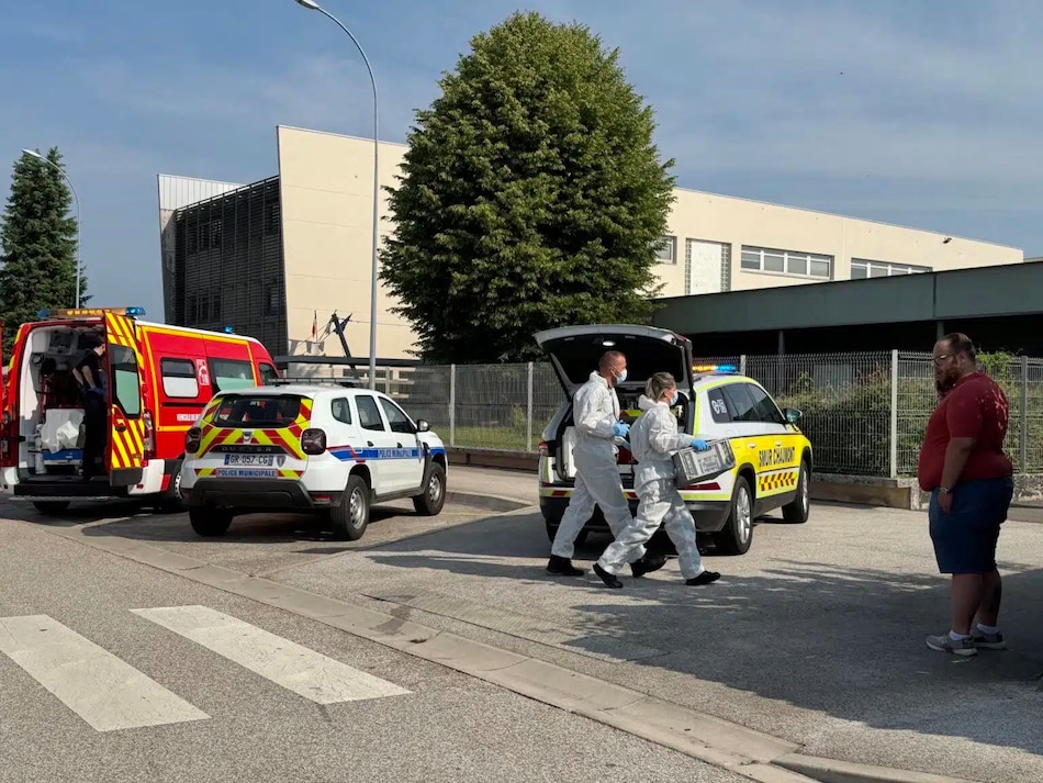 Francia: Un estudiante de 14 años mata a una vigilante escolar en un control de mochilas
