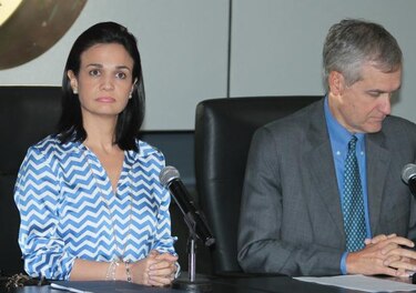 Gobierno reformará manejo de recursos generados en consulados