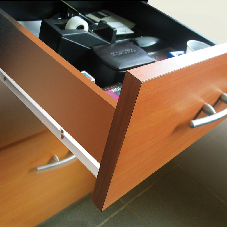 Los herrajes esenciales para la ebanistería