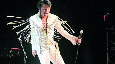 Para rendir tributo al rey Elvis