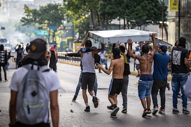 El cuestionado resultado electoral despierta en Venezuela las protestas tras presidenciales