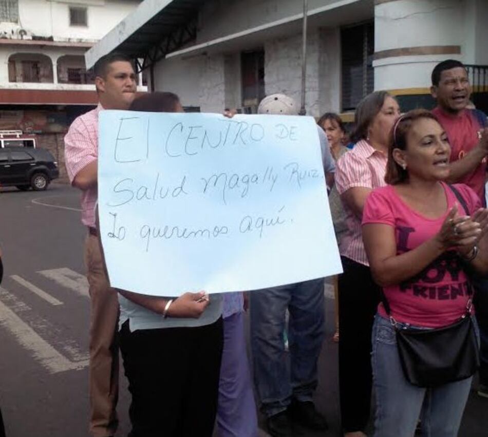 Empleados de centro de salud denuncian despidos masivos