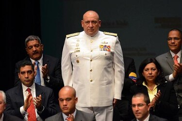 Gobierno de Perú expulsa a embajador venezolano