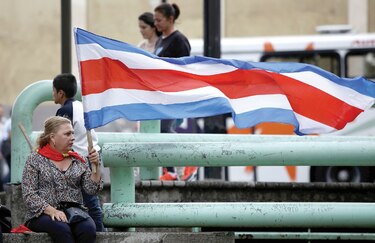 Chaves defiende cambios fiscales en Costa Rica