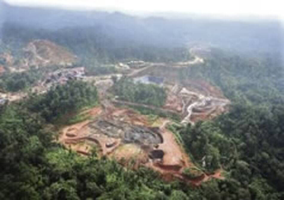 A pesar de restricción, Petaquilla avanza