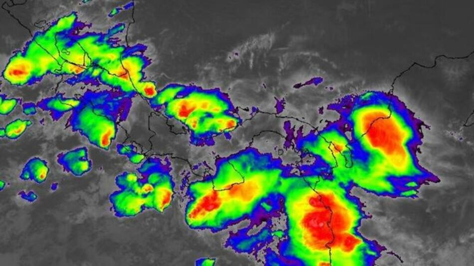 Emiten aviso de prevención por desplazamiento de onda tropical No. 30