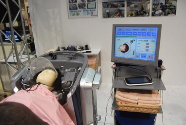 El futuro mecanizado se asoma a Tokio en la Semana del Robot
