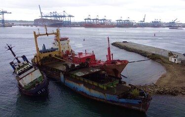 Desguace de embarcaciones en Colón alerta a ecologistas